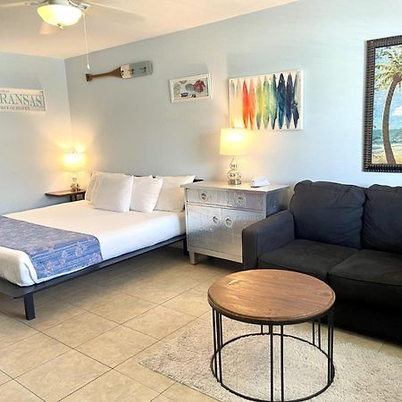 One-Bedroom Apartment ポート・アランサス エクステリア 写真